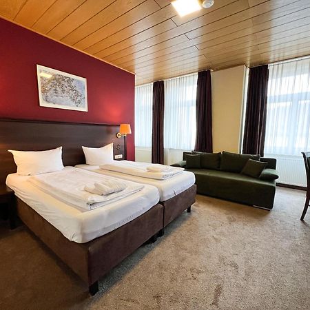 Hotel Fraenkischer Hof Китцинген Экстерьер фото