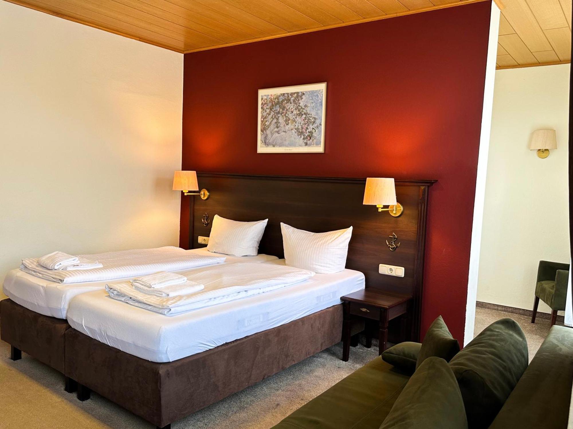 Hotel Fraenkischer Hof Китцинген Экстерьер фото