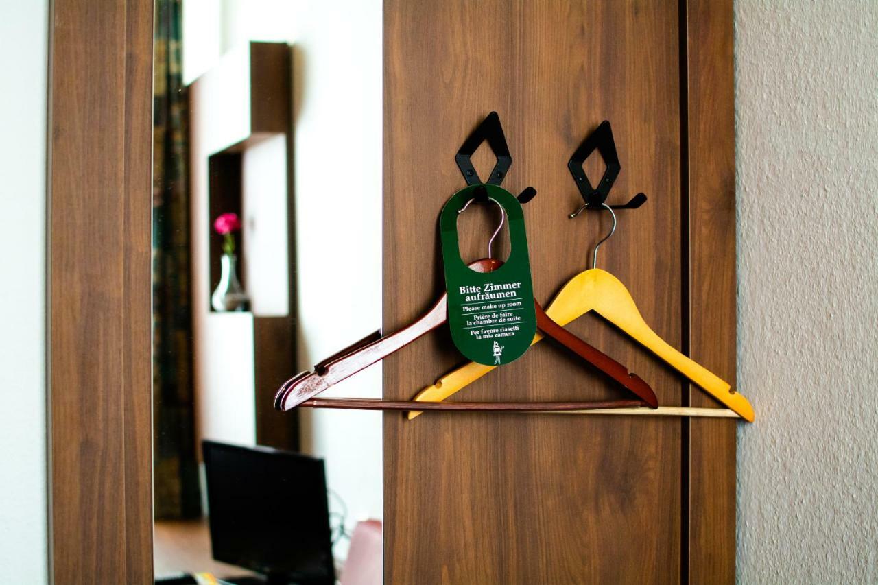 Hotel Fraenkischer Hof Китцинген Экстерьер фото